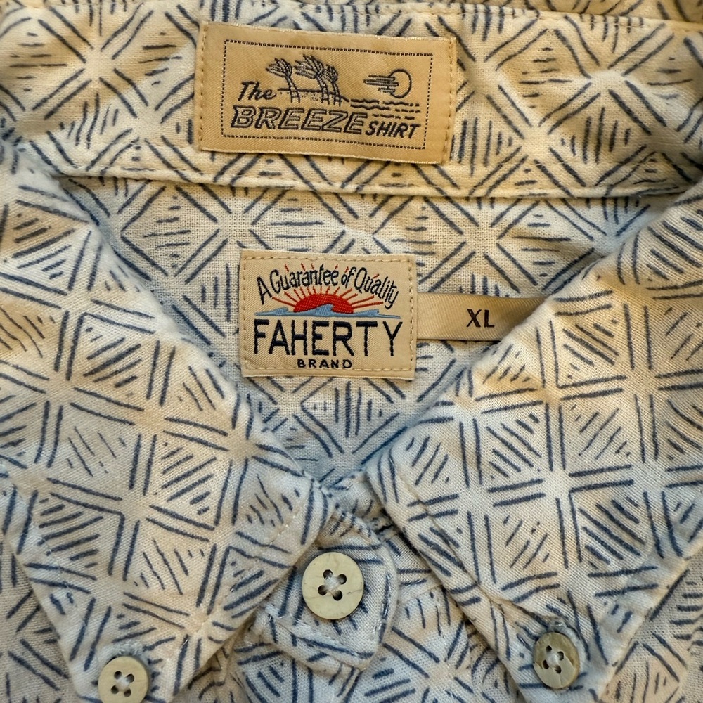 Faherty Geometric Button Down Short Sleeve Shirt.… - image 3